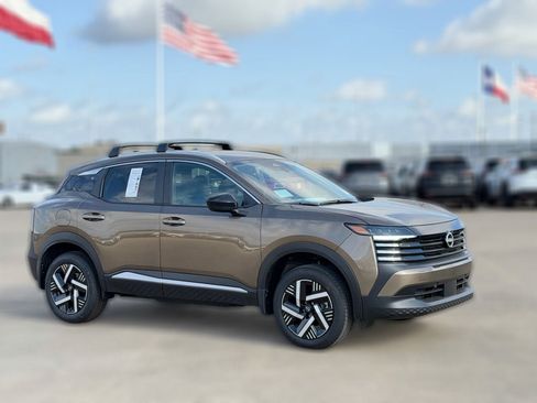 New 2026 Nissan Kicks SV w/ Cold Weather Package FWD image 5