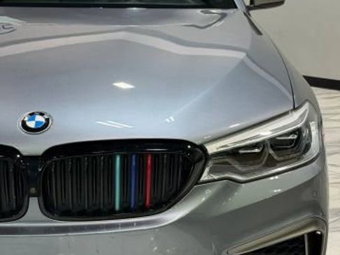 Used 2018 BMW M550i xDrive AWD/4WD image 4