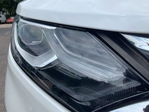 Used 2018 Chevrolet Equinox Premier image 8