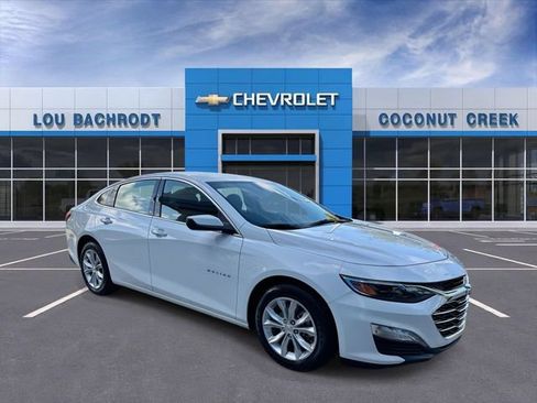 Used 2025 Chevrolet Malibu LT FWD image 2