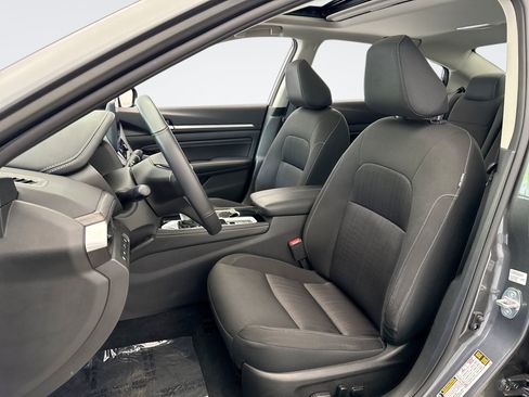 Used 2023 Nissan Altima 2.5 SV w/ SV Premium Package AWD/4WD image 11