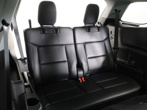 Used 2023 Ford Explorer XLT w/ Equipment Group 202A AWD/4WD image 37