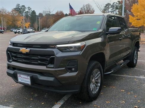 Used 2023 Chevrolet Colorado LT w/ LT Convenience Package III image 8