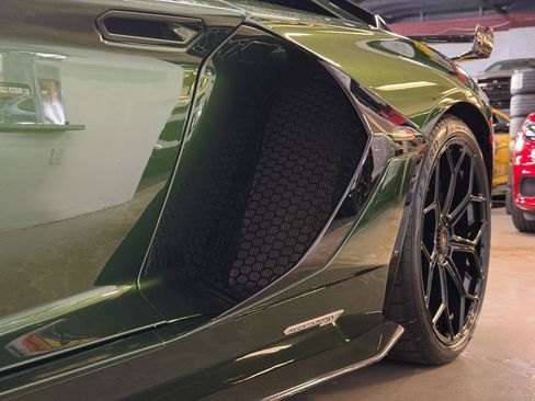 Used 2021 Lamborghini Aventador SVJ AWD/4WD image 29