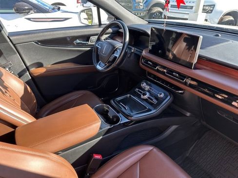 Used 2022 Lincoln Nautilus Reserve image 5