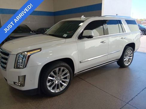 Used 2017 Cadillac Escalade Premium Luxury AWD/4WD image 1