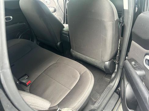 Used 2019 Kia Soul FWD image 11