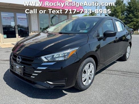 Used 2025 Nissan Versa S FWD image 2