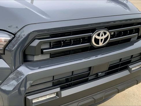 Used 2025 Toyota 4Runner SR5 image 31