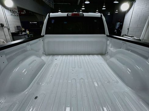Used 2022 RAM 1500 Big Horn AWD/4WD image 25