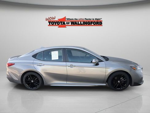 Used 2025 Toyota Camry SE FWD image 13