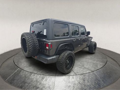 Used 2021 Jeep Wrangler Unlimited Sahara AWD/4WD image 2