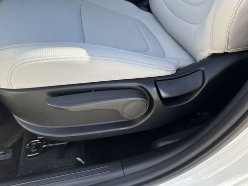 New 2026 Hyundai Tucson SE image 17