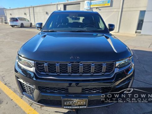New 2026 Jeep Grand Cherokee Altitude AWD/4WD image 8