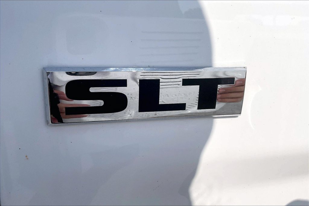 Used 2022 RAM 1500 Classic SLT AWD/4WD image 24