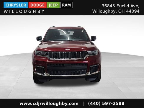 Used 2024 Jeep Grand Cherokee L Limited AWD/4WD image 2