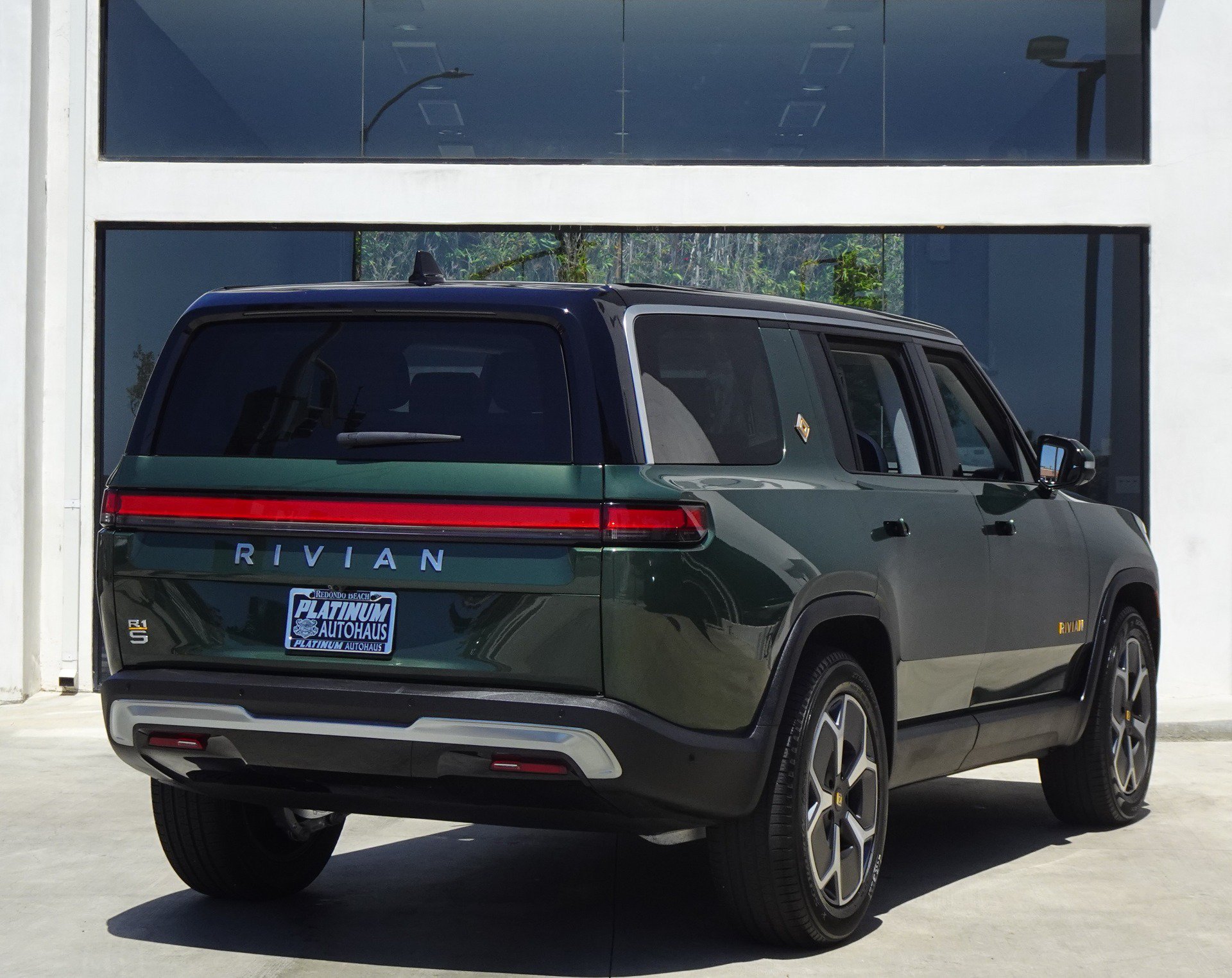 Used 2024 Rivian R1S Adventure Quad AWD/4WD image 8