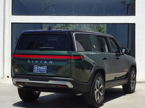 Used 2024 Rivian R1S Adventure AWD/4WD image 8