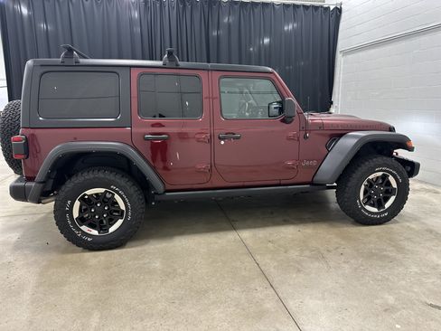 Used 2021 Jeep Wrangler Unlimited Rubicon AWD/4WD image 11