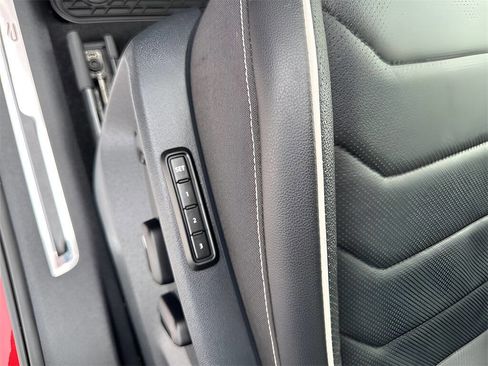 Used 2024 Volkswagen Tiguan SEL R-Line image 20