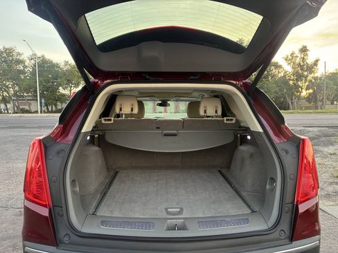 Used 2018 Cadillac XT5 Luxury w/ Driver Awareness Package FWD image 6