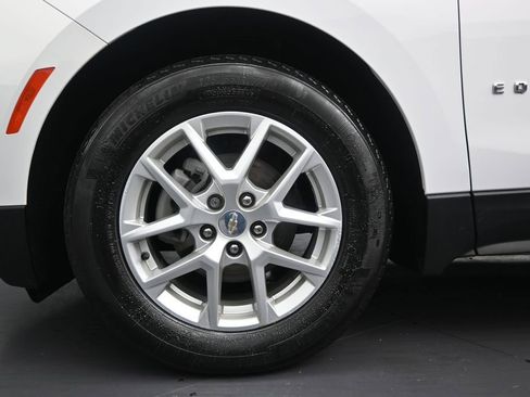 Used 2023 Chevrolet Equinox LS FWD image 10