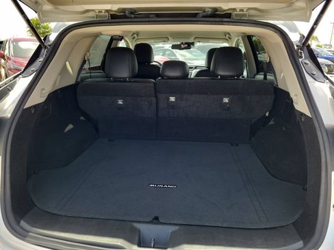 Used 2023 Nissan Murano SV FWD image 10