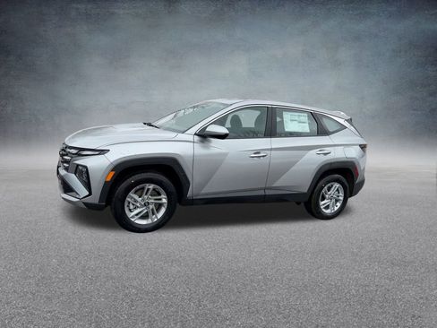 Certified 2025 Hyundai Tucson SE image 10