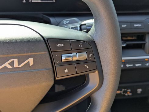 New 2026 Kia K4 LXS image 30