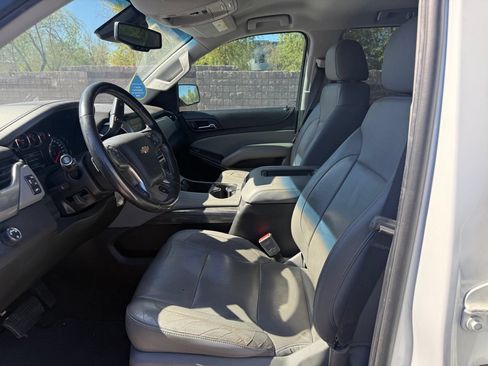 Used 2018 Chevrolet Suburban LT RWD image 14