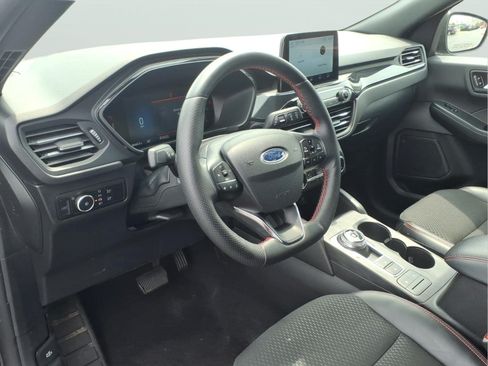 Used 2025 Ford Escape ST-Line Select AWD/4WD image 7