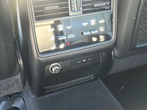 Used 2024 Porsche Cayenne Base image 25