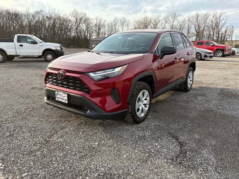 Used 2024 Toyota RAV4 LE AWD/4WD image 7
