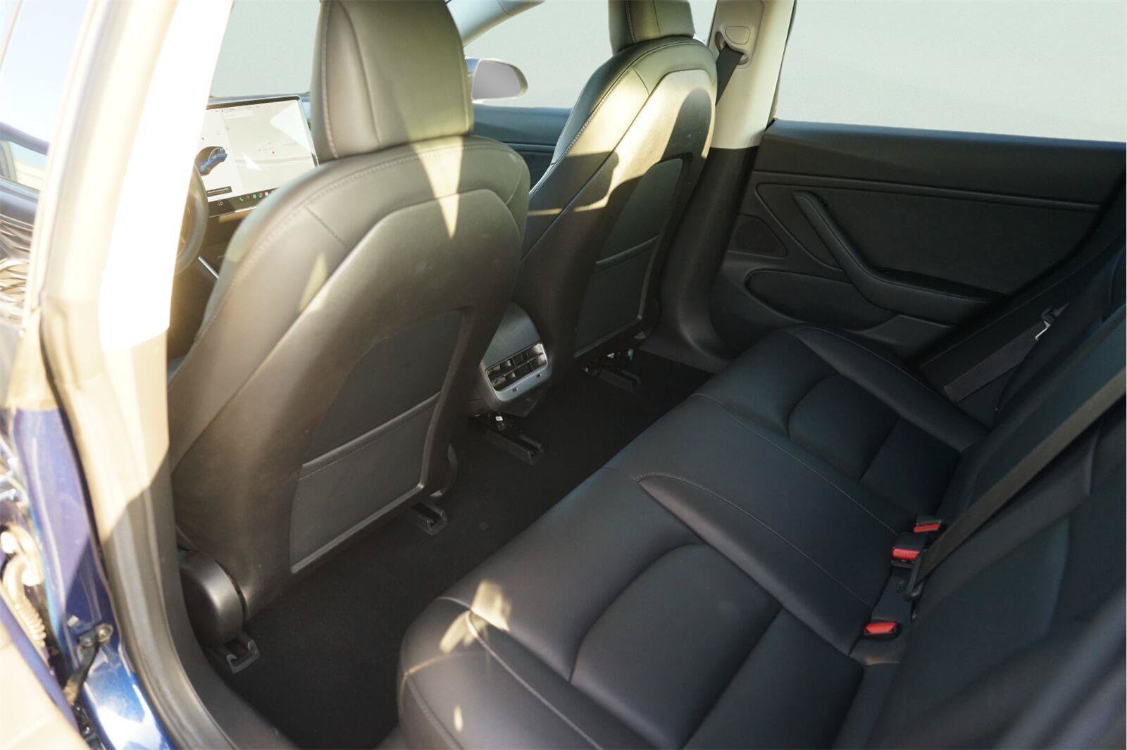 Used 2018 Tesla Model 3 Mid Range RWD image 12
