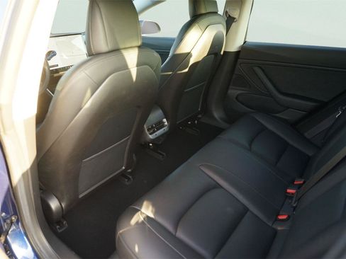 Used 2018 Tesla Model 3 RWD image 12