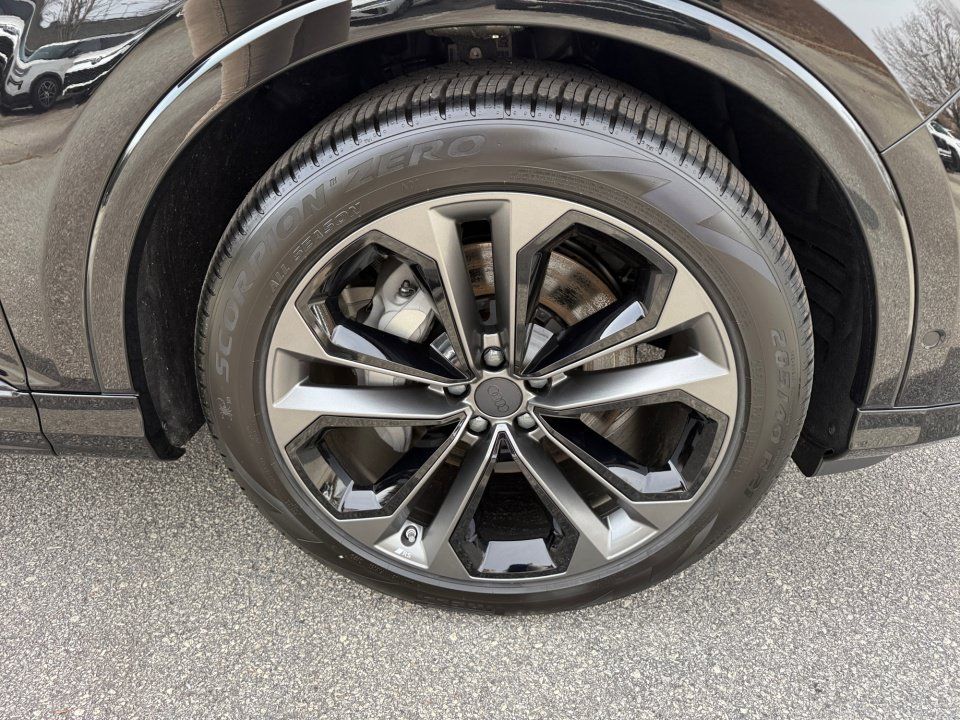 New 2026 Audi Q7 3.0T Premium Plus AWD/4WD image 25