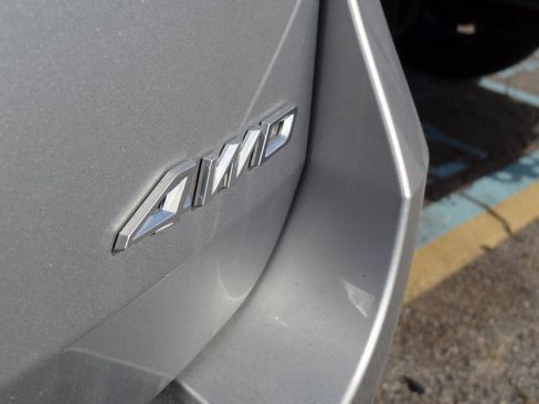 Used 2023 Ford Explorer XLT w/ Equipment Group 202A image 8