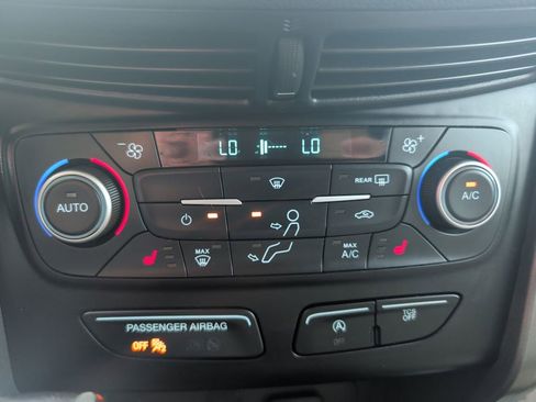 Used 2019 Ford Escape SEL image 15