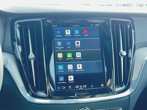 Certified 2024 Volvo S60 B5 Plus w/ Climate Package image 18