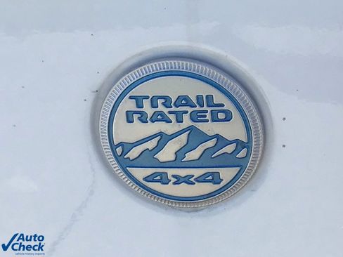 Used 2022 Jeep Wrangler Unlimited Sahara w/ Cold Weather Group image 35