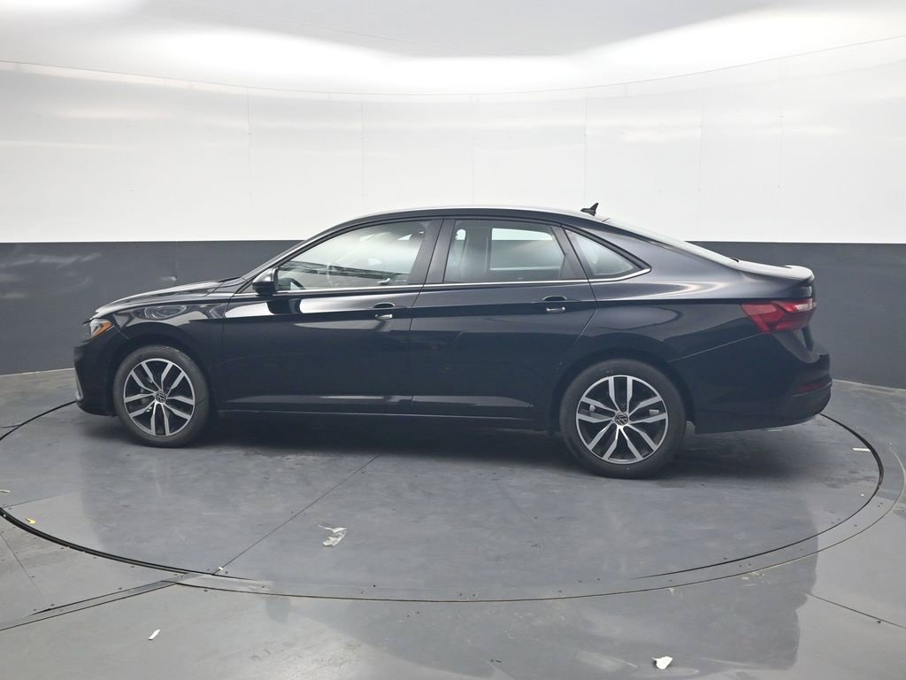 Used 2025 Volkswagen Jetta SE FWD image 10