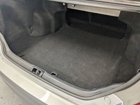 Used 2015 Toyota Camry LE image 27