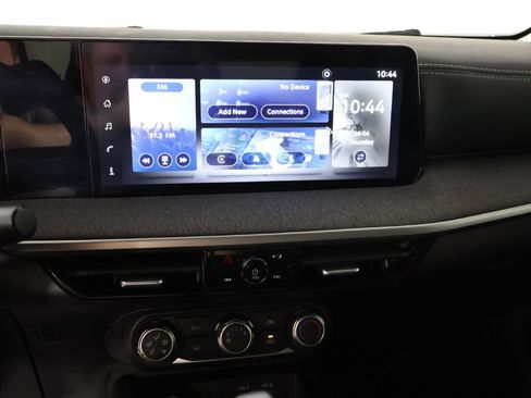 Used 2025 Nissan Kicks SV AWD/4WD image 39