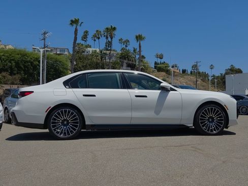 New 2026 BMW 740i w/ Premium Package RWD image 3