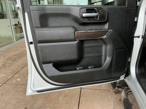 Used 2021 Chevrolet Silverado 2500 LT image 14