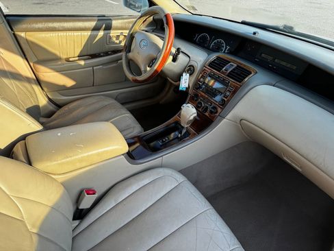 Used 2002 Toyota Avalon XL FWD image 3