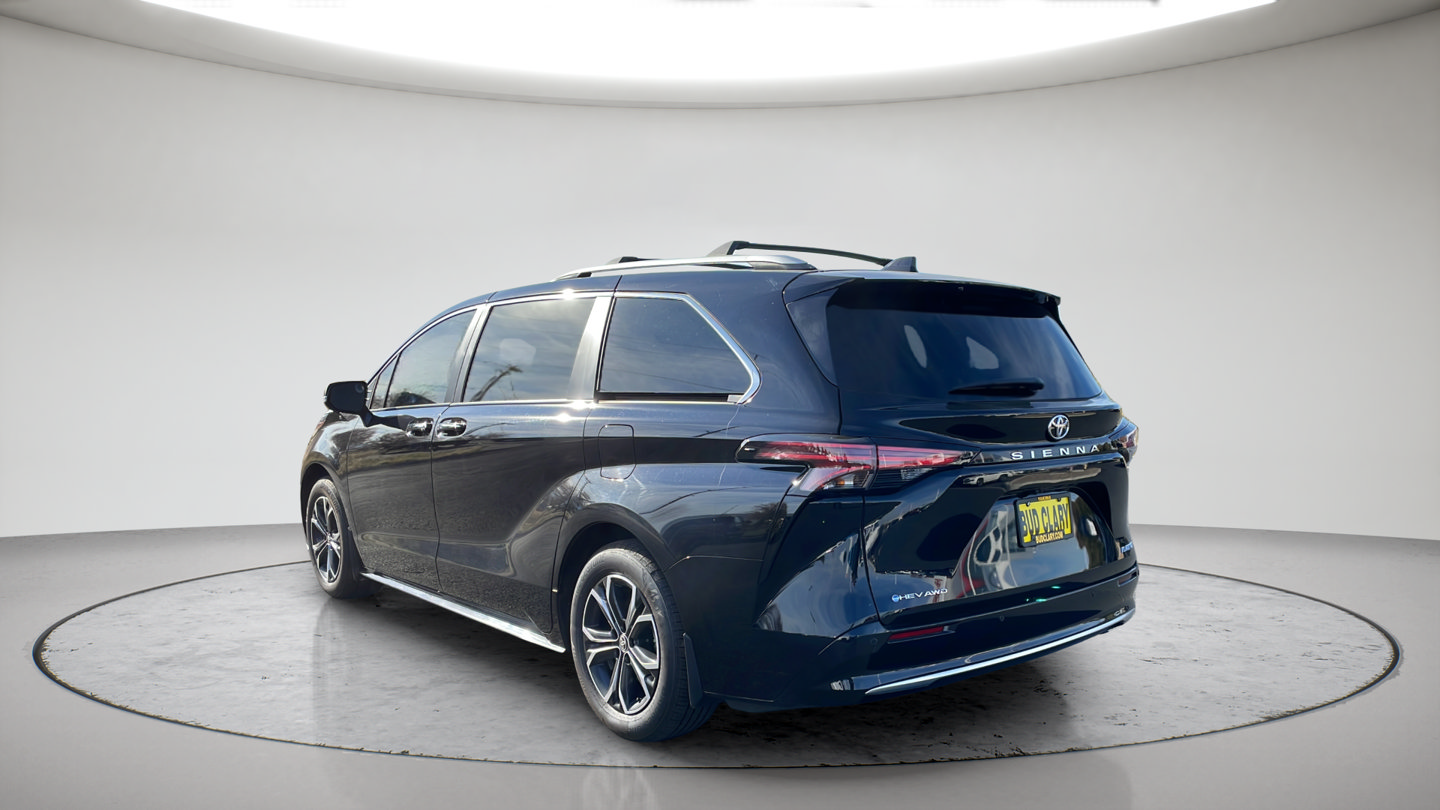 Certified 2026 Toyota Sienna Platinum AWD/4WD image 7
