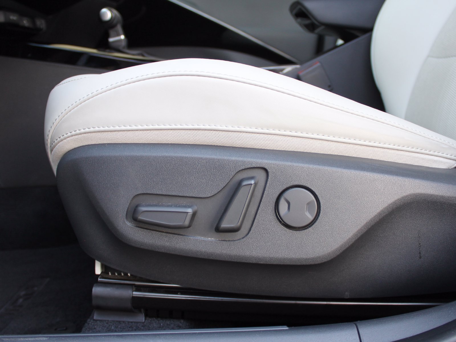 Used 2025 Kia Niro EX Touring FWD image 32