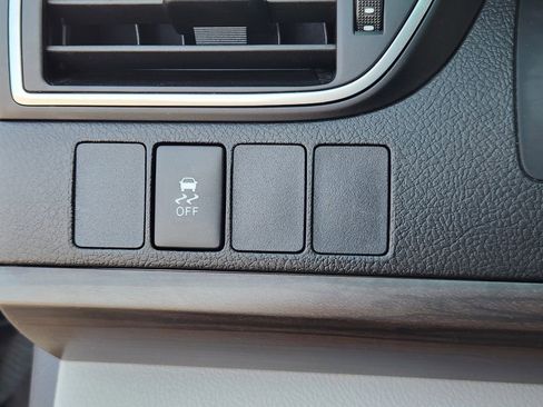 Used 2017 Toyota Camry LE image 20