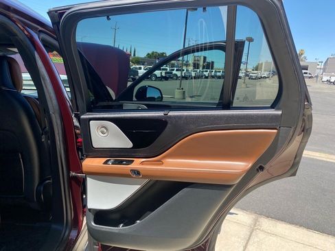 Used 2022 Lincoln Aviator Reserve w/ Equipment Group 201A image 44